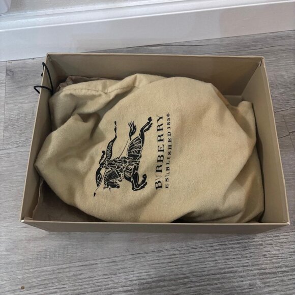 New! Burberry Black Ankle Wrap Runway Heels Size 6 w/Cloth & Box - Picture 7 of 8